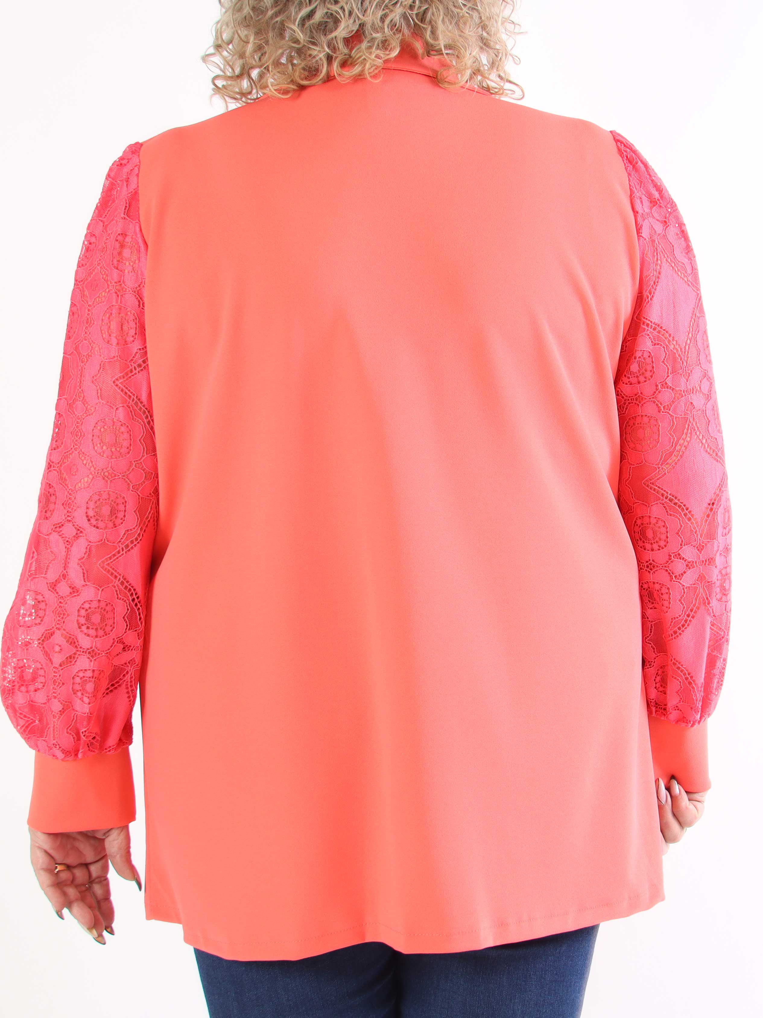 Kata Lace - Oversized blazer med blondeærmer